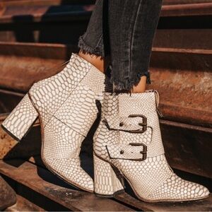 FREEBIRD snakeskin cream Joey boot